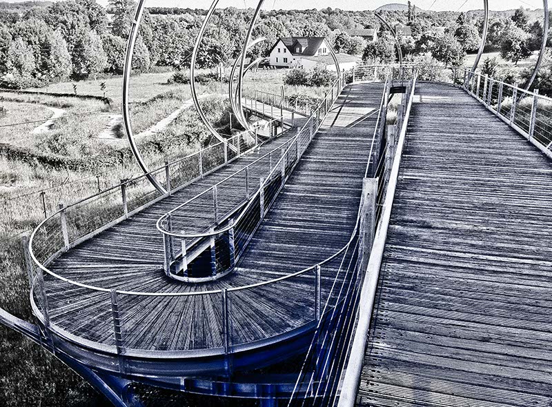 mäandernde Brücke